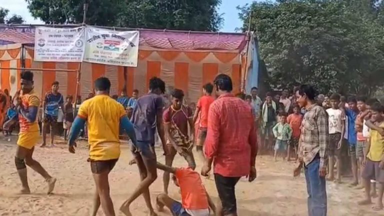 छत्तीसगढ़िया ओलंपिक में कबड्डी के खेल में पटकनी खाते समय युवक घायल, अस्पताल ले जाते समय रास्ते में ही हो गई मौत
