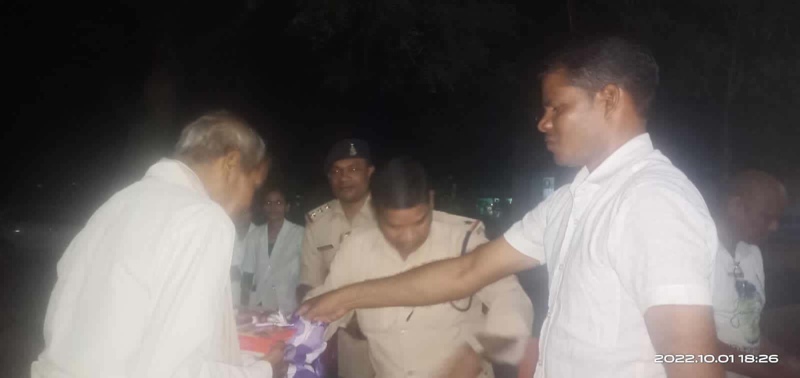 अंतराष्ट्रीय वृद्ध दिवस पर कोसीर थाना परिसर में अंचल के वृद्ध -जन का किया गया सम्मान