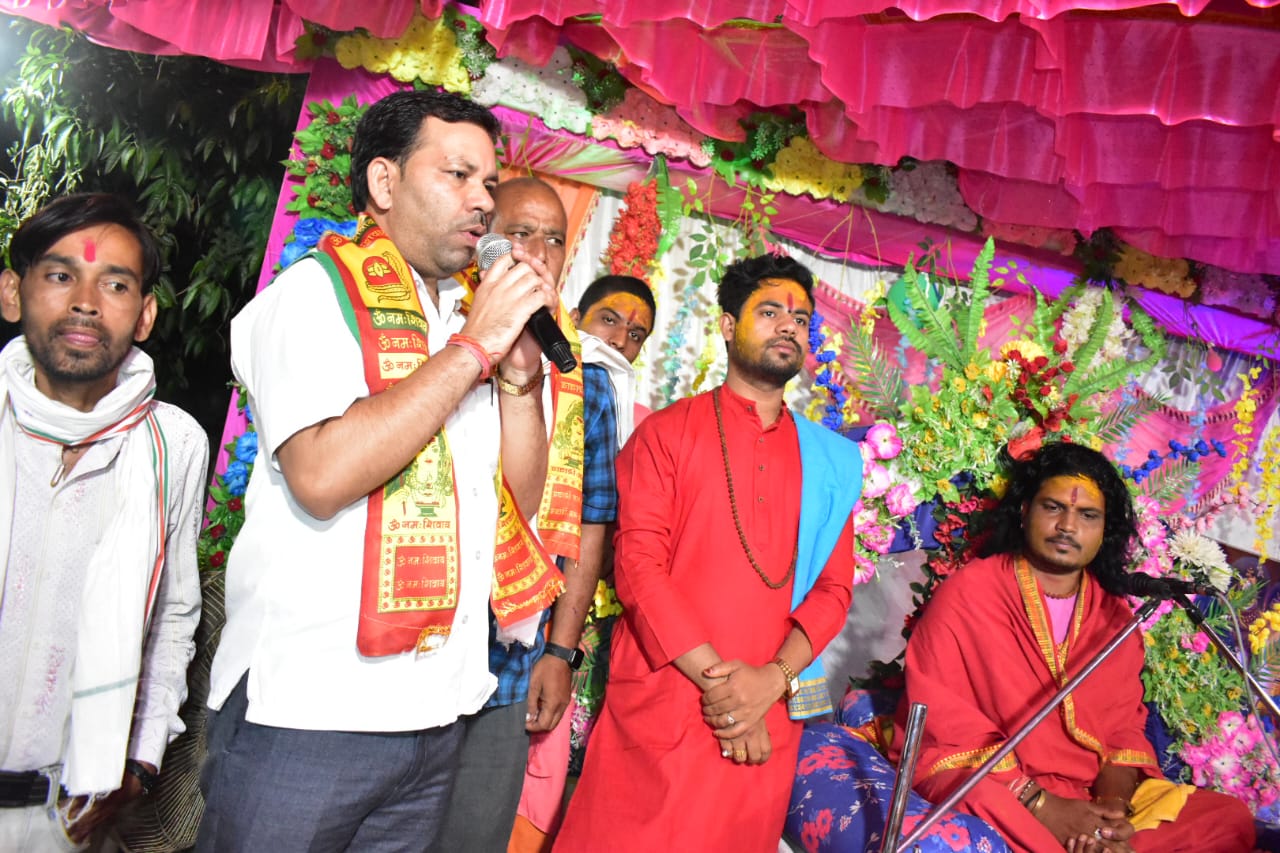 सारंगढ़ विधायक प्रतिनिधि गनपत जांगड़े ने कपिस्दा अ के शिव महापुराण कथा एवं ज्ञान यज्ञ में शामिल हुए