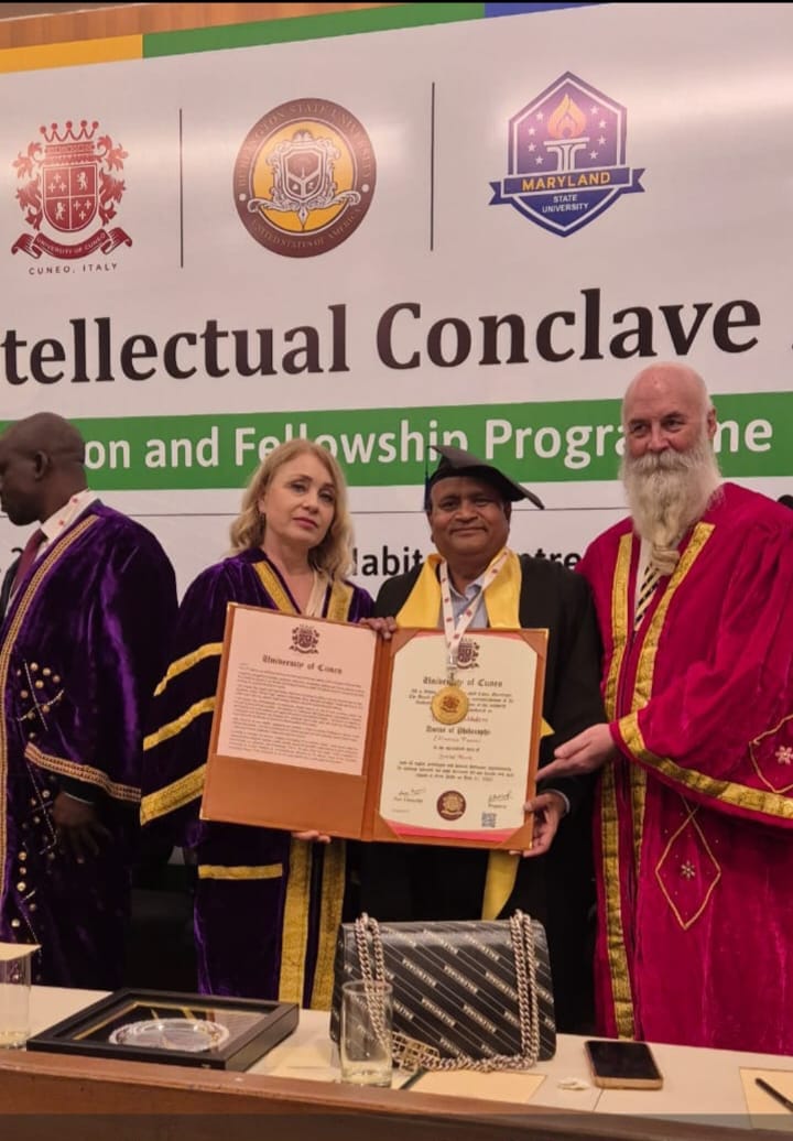 छ.ग. लघु वेतन शास.चतुर्थ वर्ग कर्मचारी संघ सारंगढ़ बिलाईगढ़ ने सहायक आयुक्त बद्रीस सुकदेवे को इटली की प्रतिष्ठित यूनिवर्सिटी से सम्मानित होकर लौटने पर आत्मीय स्वागत किया गया – Samachar Meri Pehchan