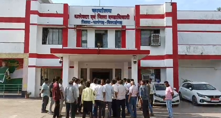 राष्ट्रीय राज्य मार्ग 130-B सरसीवा फोर लेन सड़क विरोध मामला तेज, सारंगढ़ कलेक्टर को ज्ञापन देने पहुंचे सरसीवां नगरवासी – Samachar Meri Pehchan