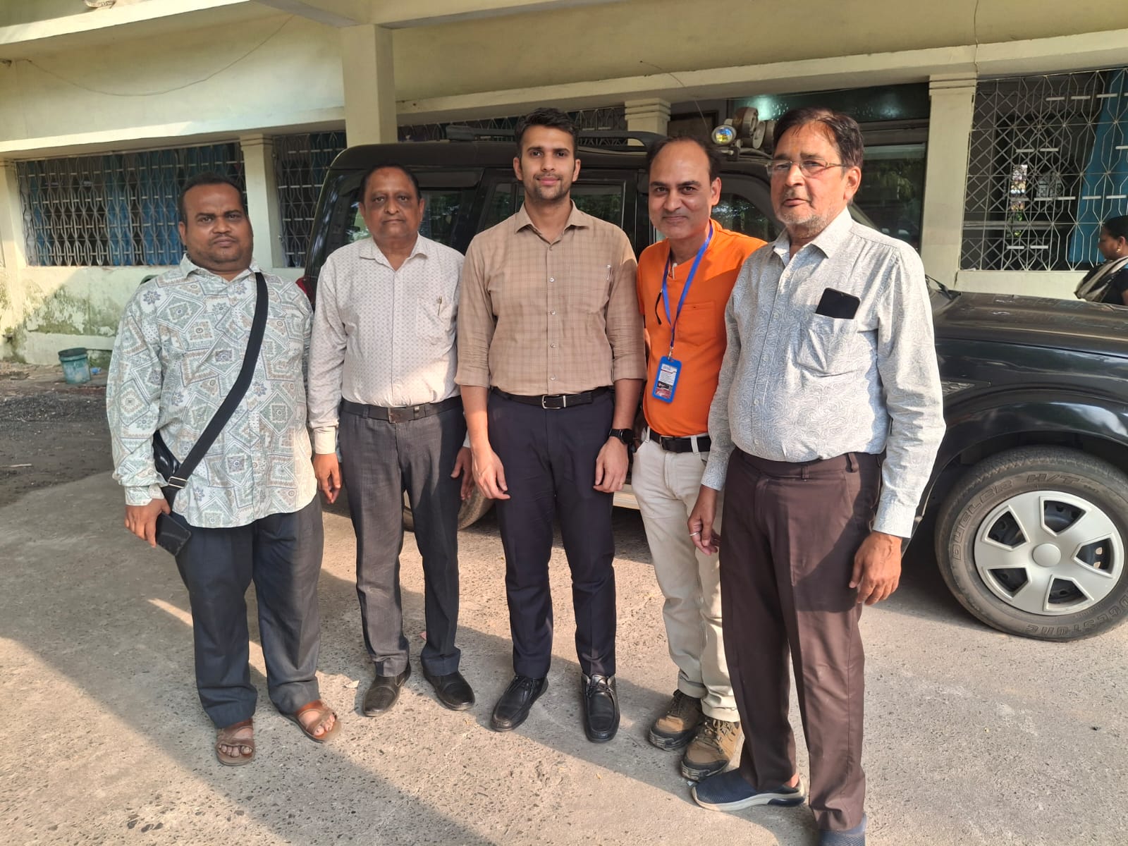 नेपाल में अंतरराष्ट्रीय पत्रकारिता सम्मान से नवाजे गए रायगढ़ जिले के पत्रकारों ने कलेक्टर मयंक चतुर्वेदी से की सौजन्य भेंट